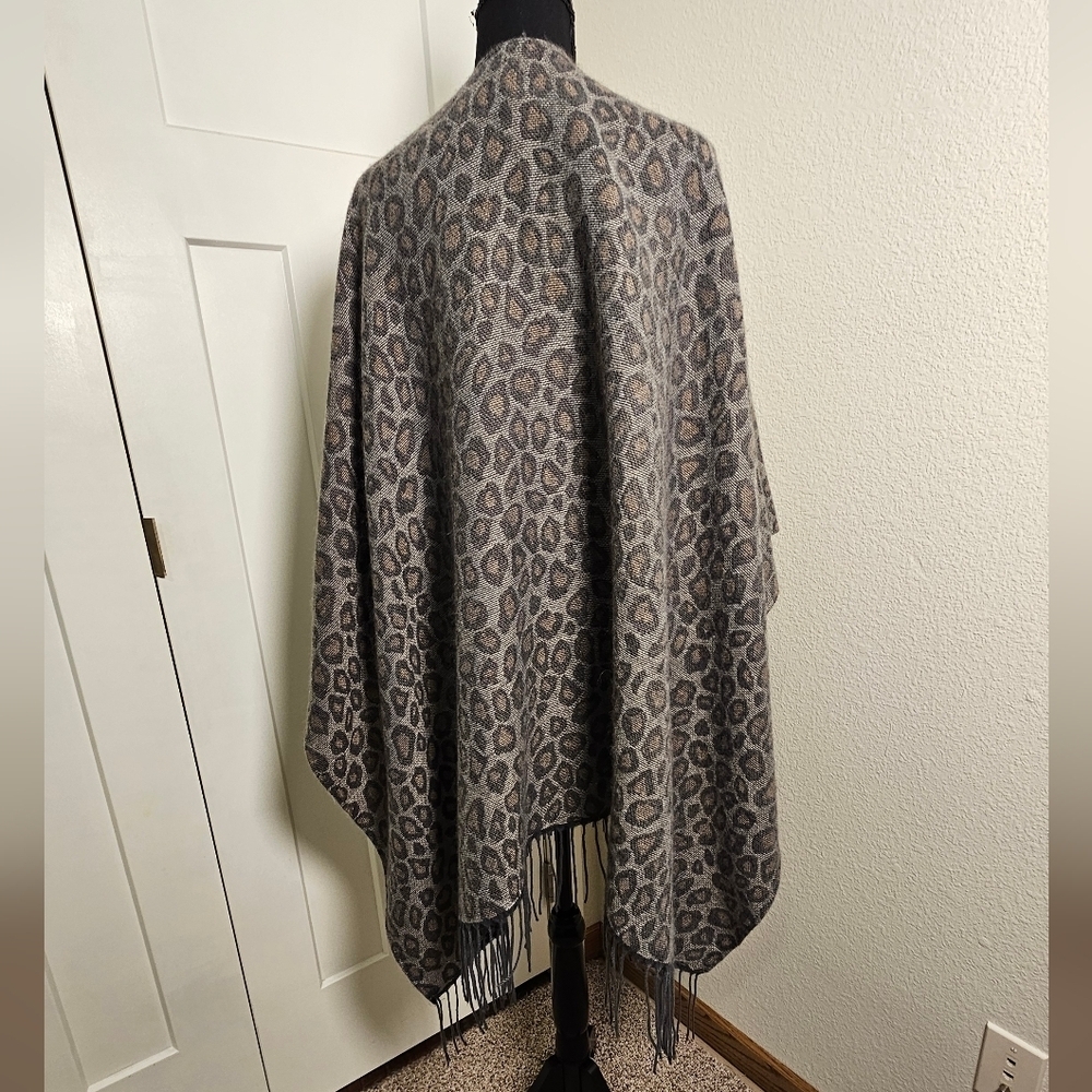 Animal Print Ruana Shawl Wrap Poncho Neutral Colors One Size with Fringe - Picture 5 of 5